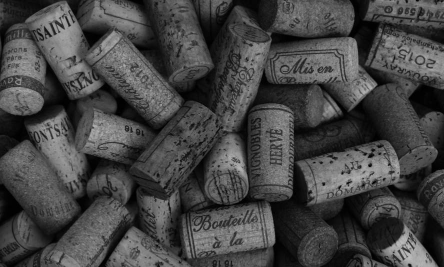 Los corchos de los vinos fueron incautados en la investigación contra fraude de grandes vinos